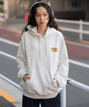 アッシュグレー モデル：161cm M着用