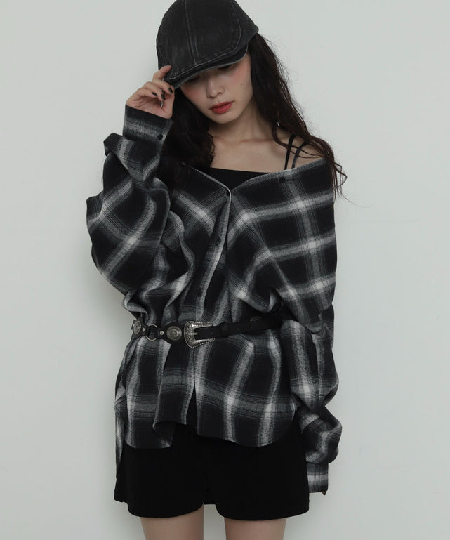 2WAYチェックBIGネルシャツ/ブラックチェック１　モデル：161cm F着用