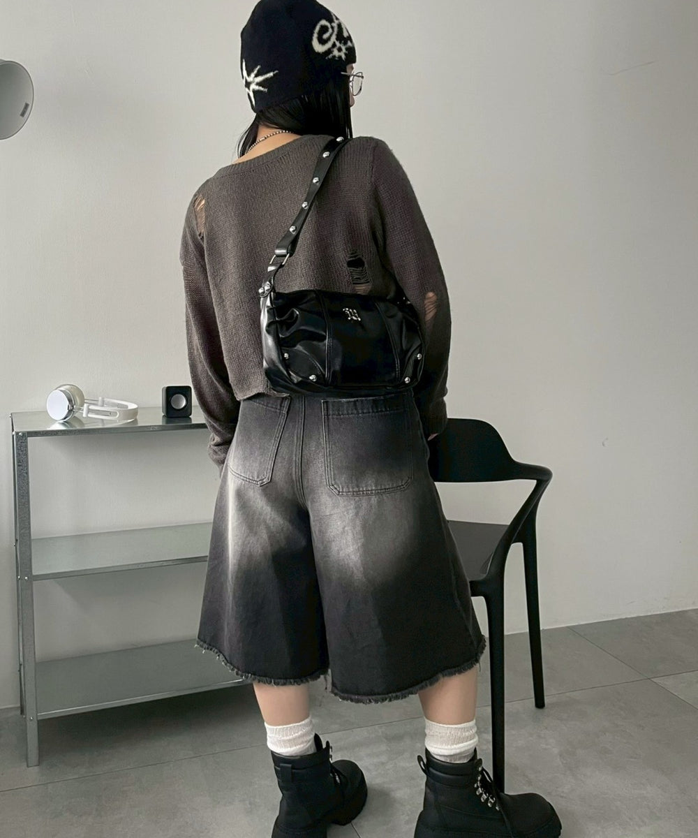 ブラック