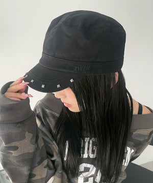 ブラック