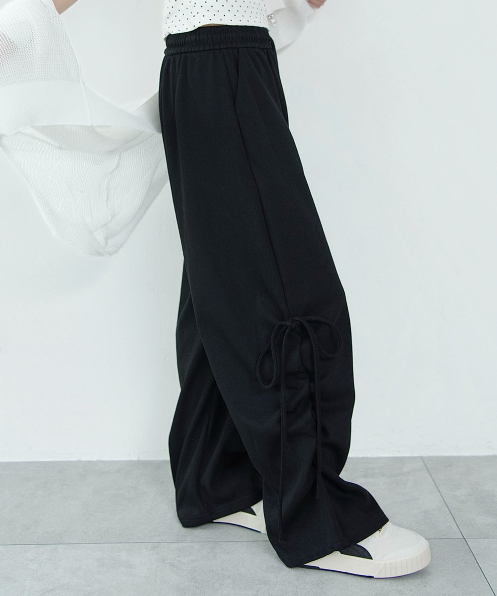 ブラック　モデル：159cm F着用