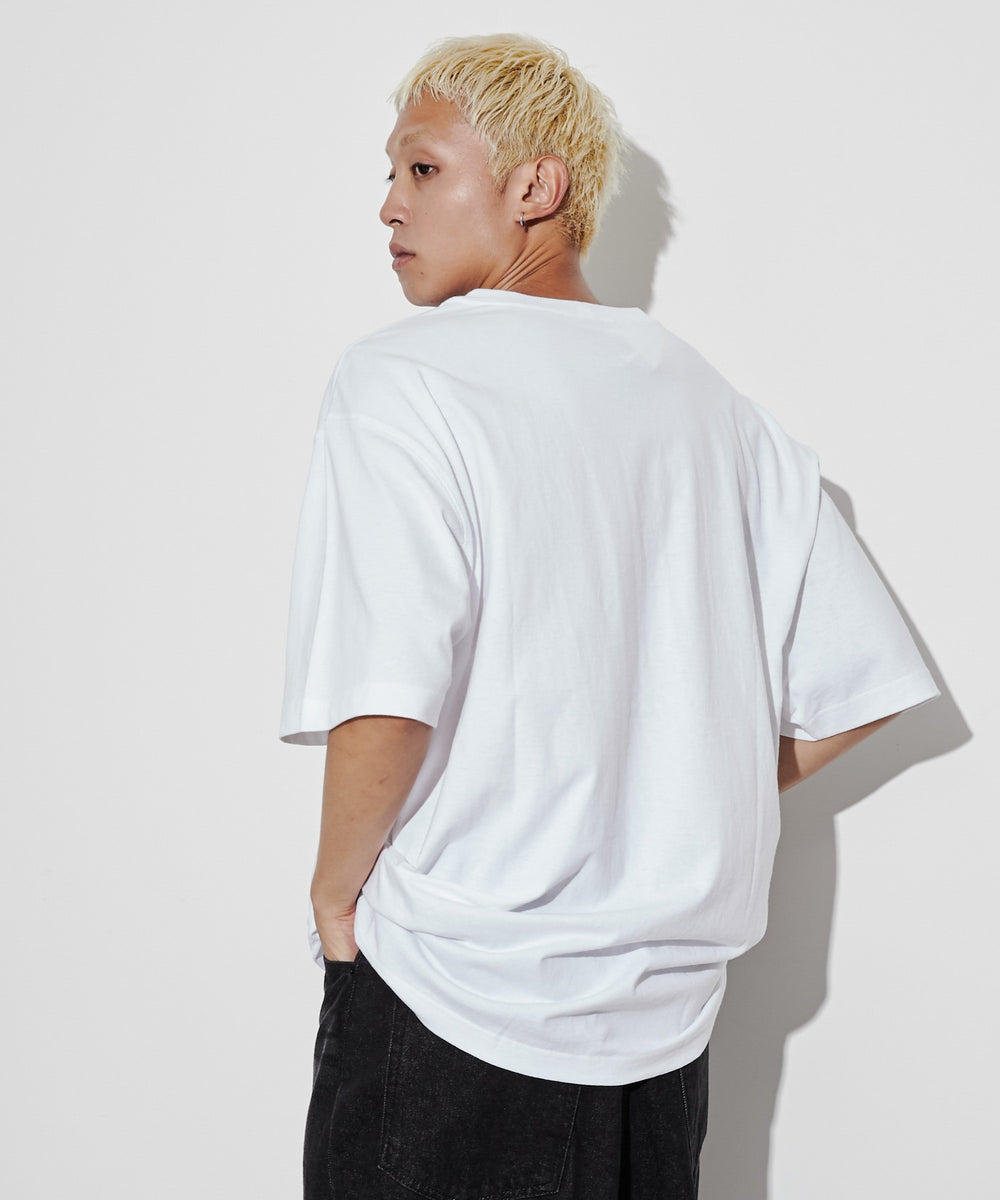 ホワイト モデル：178cm L着用