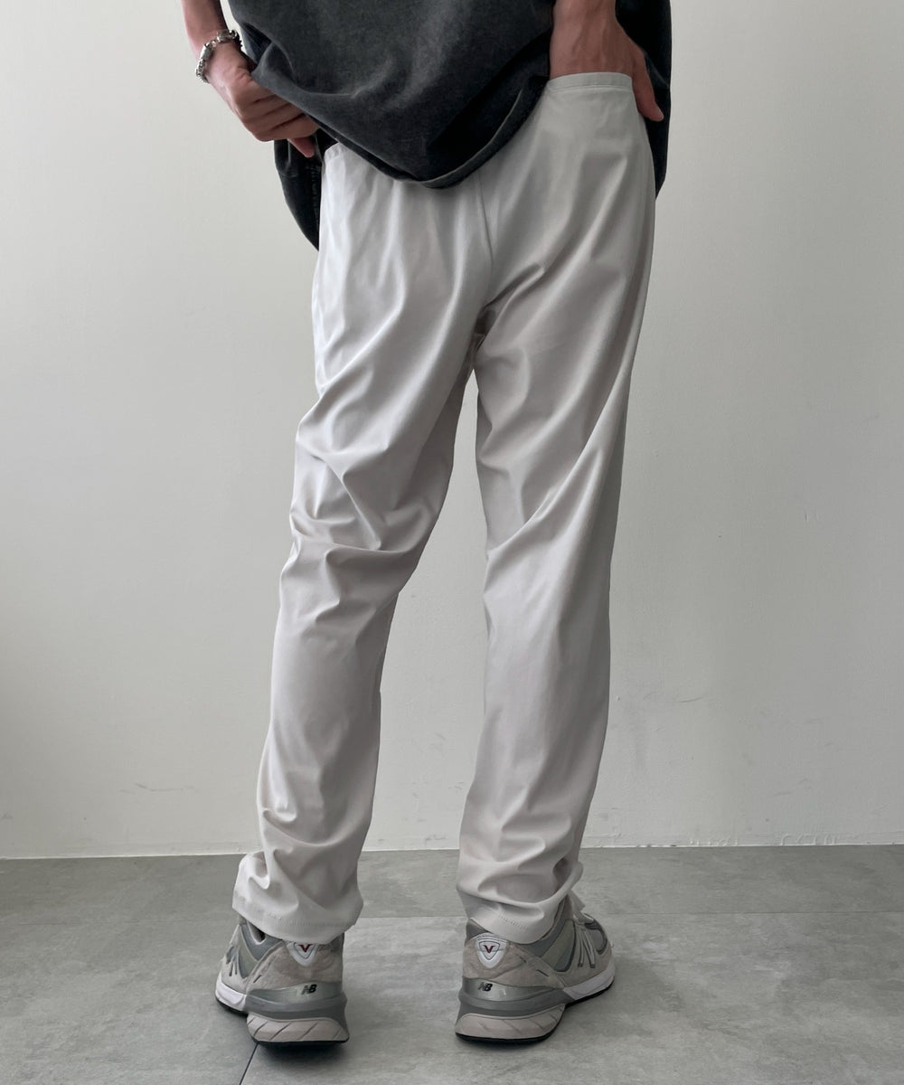 ホワイト モデル：175cm L着用