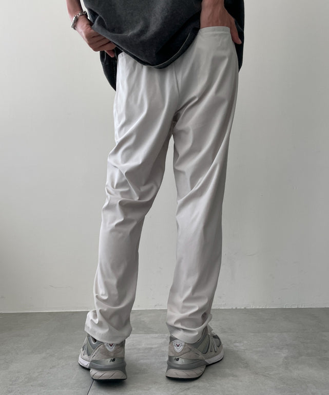 ホワイト モデル：175cm L着用