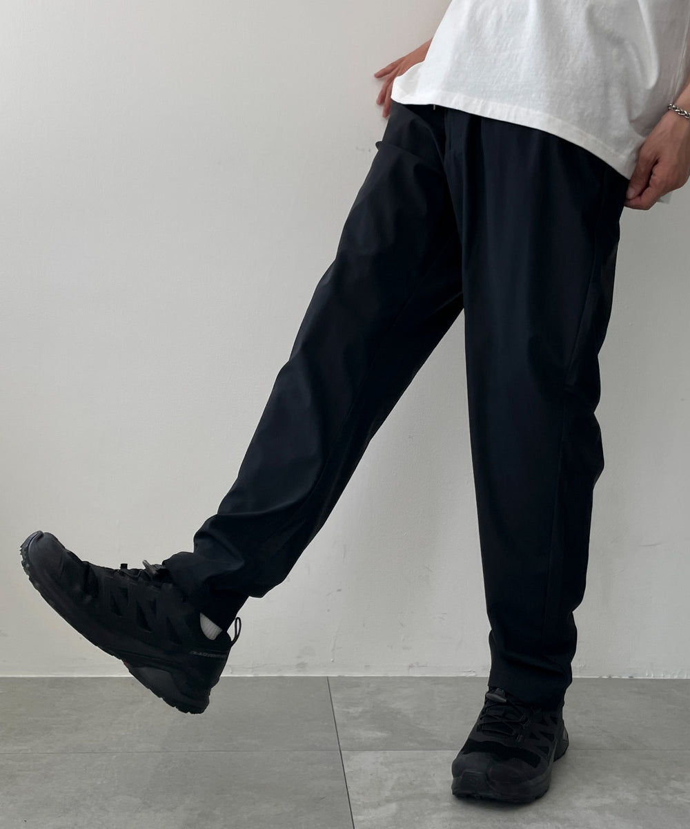 ブラック モデル：175cm L着用