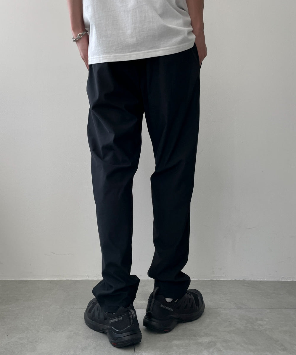 ブラック モデル：175cm L着用