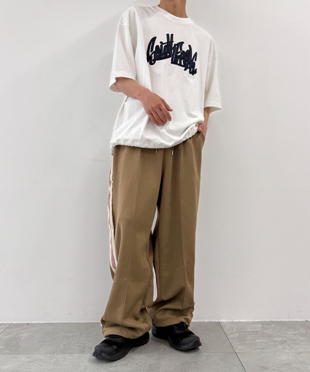 ベージュ モデル：175cm F着用
