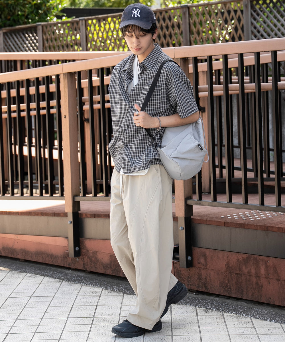ベージュ モデル：180cm L着用