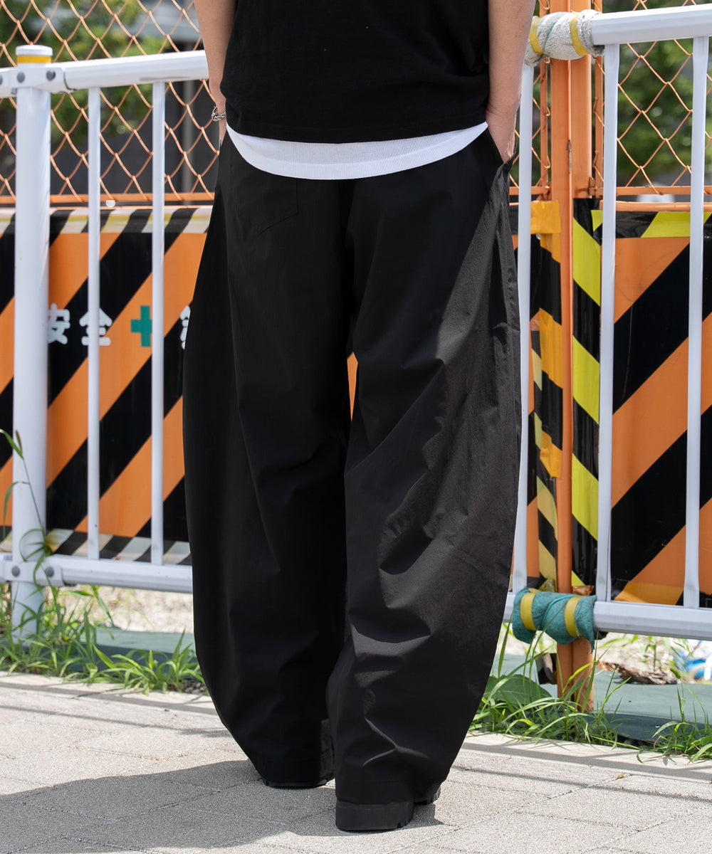 ブラック モデル：180cm L着用