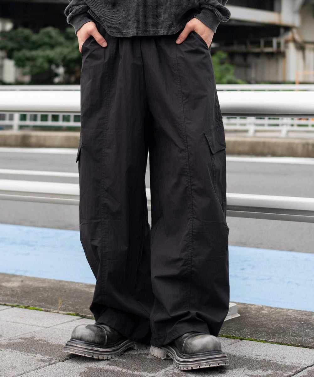 ブラック モデル：182cm L着用