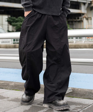 ブラック モデル：182cm L着用