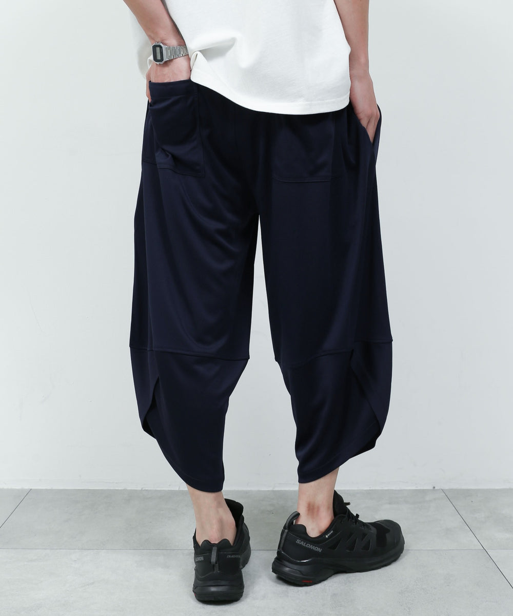 ネイビー モデル：175cm L着用