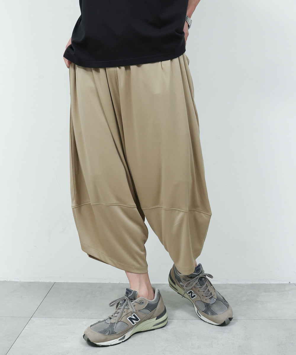 ベージュ モデル：175cm L着用