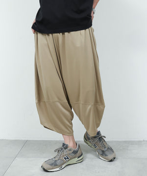 ベージュ モデル：175cm L着用