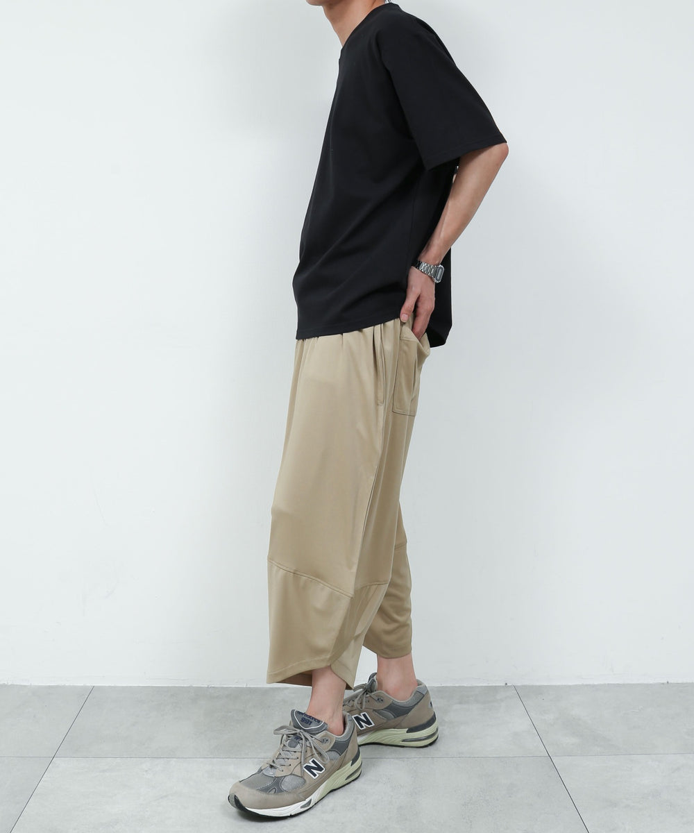 ベージュ モデル：175cm L着用