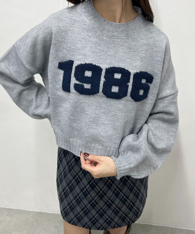 ナンバリングショートニット/グレー モデル：157㎝ F着用