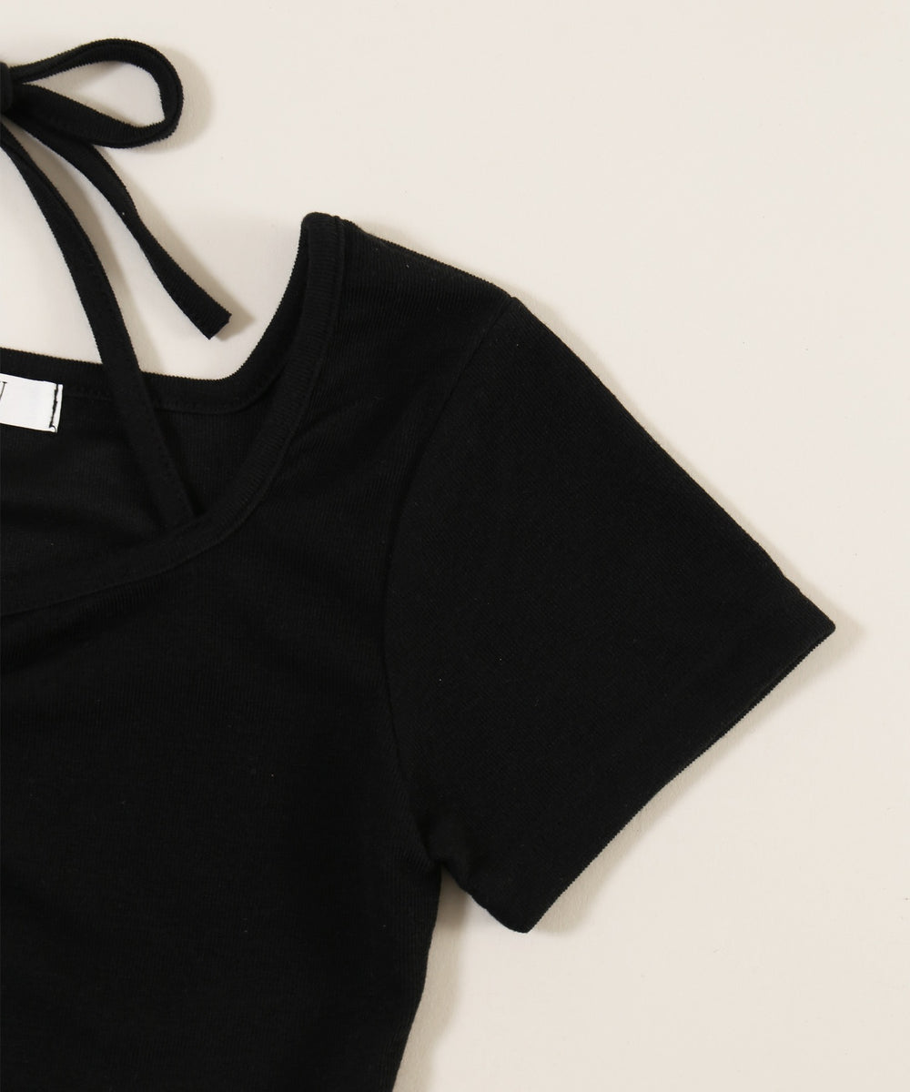 シンプルチョーカーTシャツ