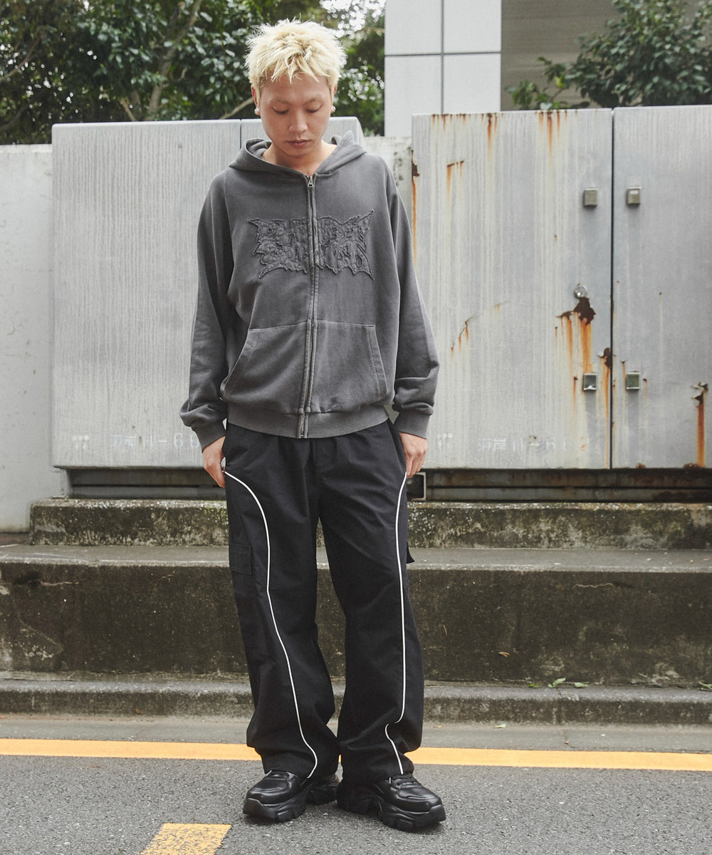ブラック モデル：178cm M着用