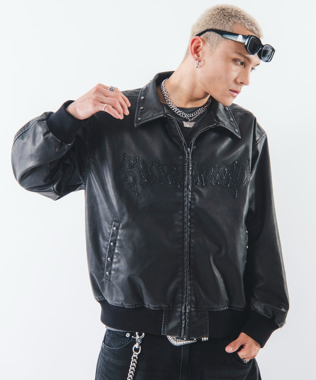 PUスタッズグラフィックジャケット/ブラックソノタ モデル：180cm L着用
