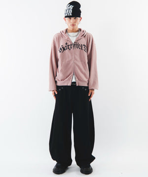ピンク モデル：180cm L着用