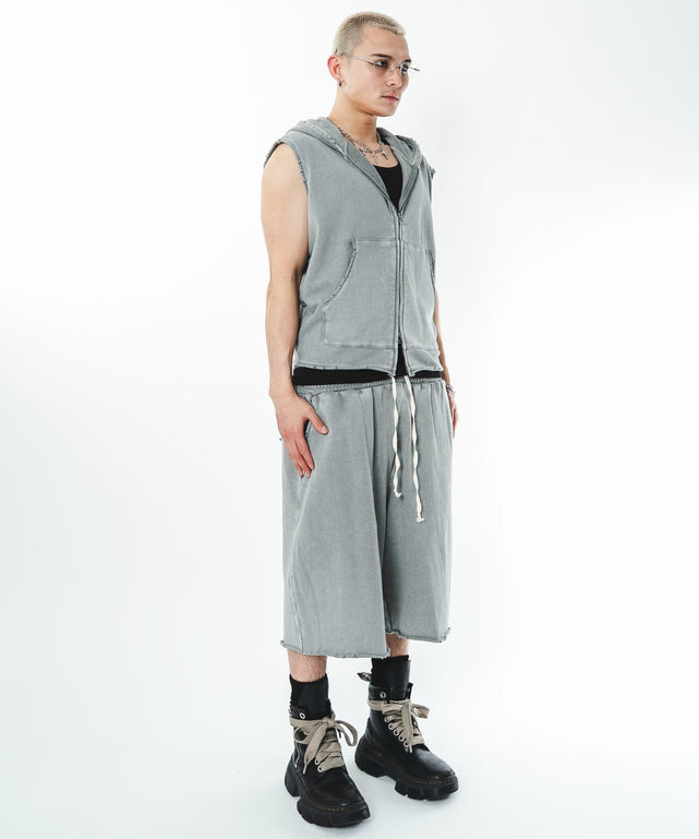 グレー　モデル：180cm L着用