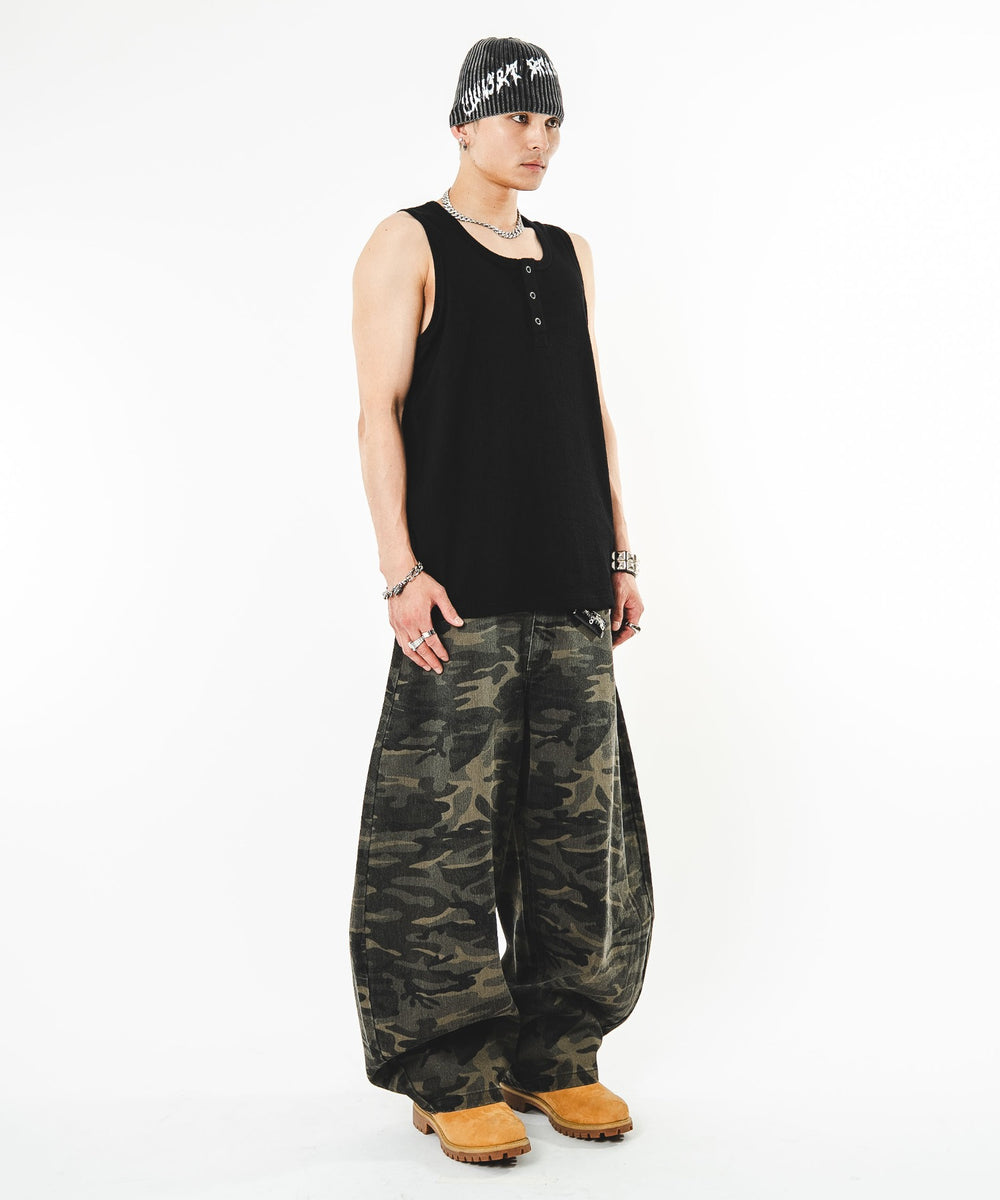 ブラック モデル：180cm FREE着用