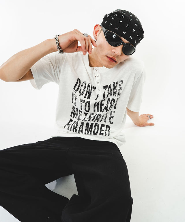 ホワイト モデル：180cm FREE着用