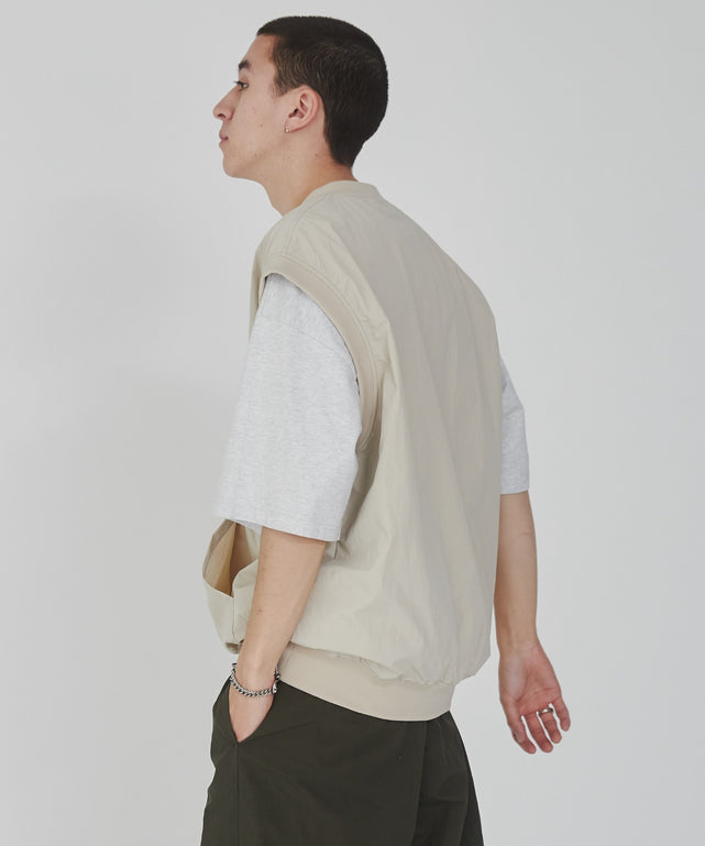 ベージュ モデル：176cm L着用