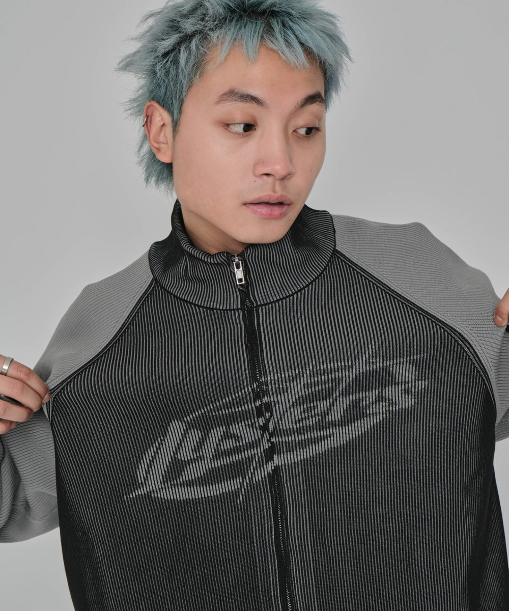 ブラック モデル：178cm L着用