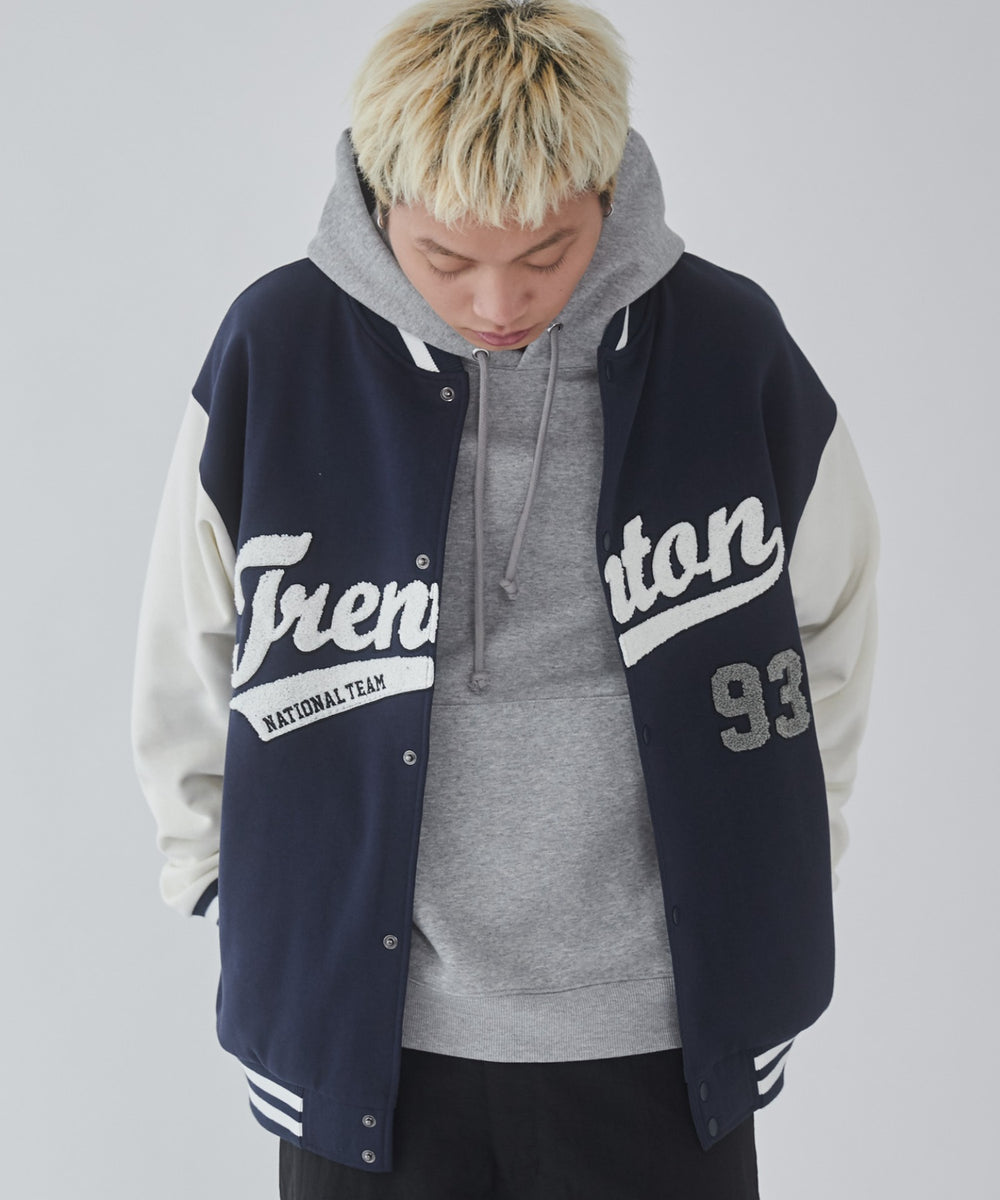 ネイビー モデル：178cm L着用