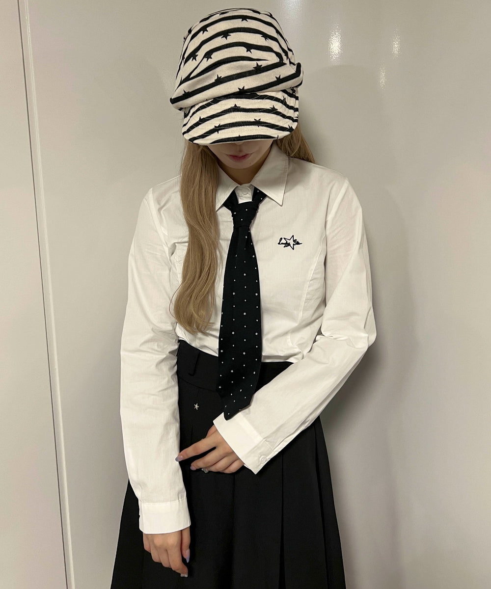 ホワイト モデル：160㎝ F着用