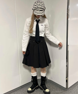 ホワイト モデル：160㎝ F着用