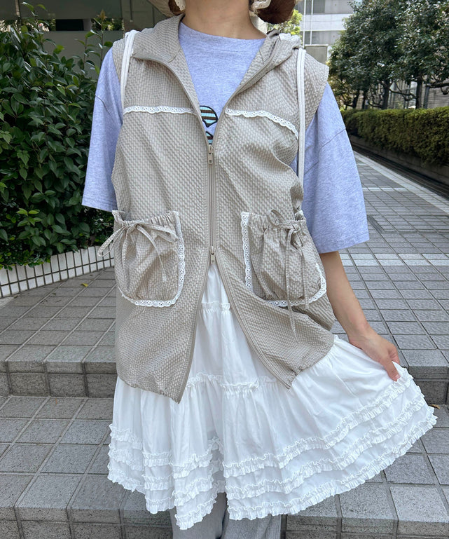 ベージュ モデル：155㎝ F着用
