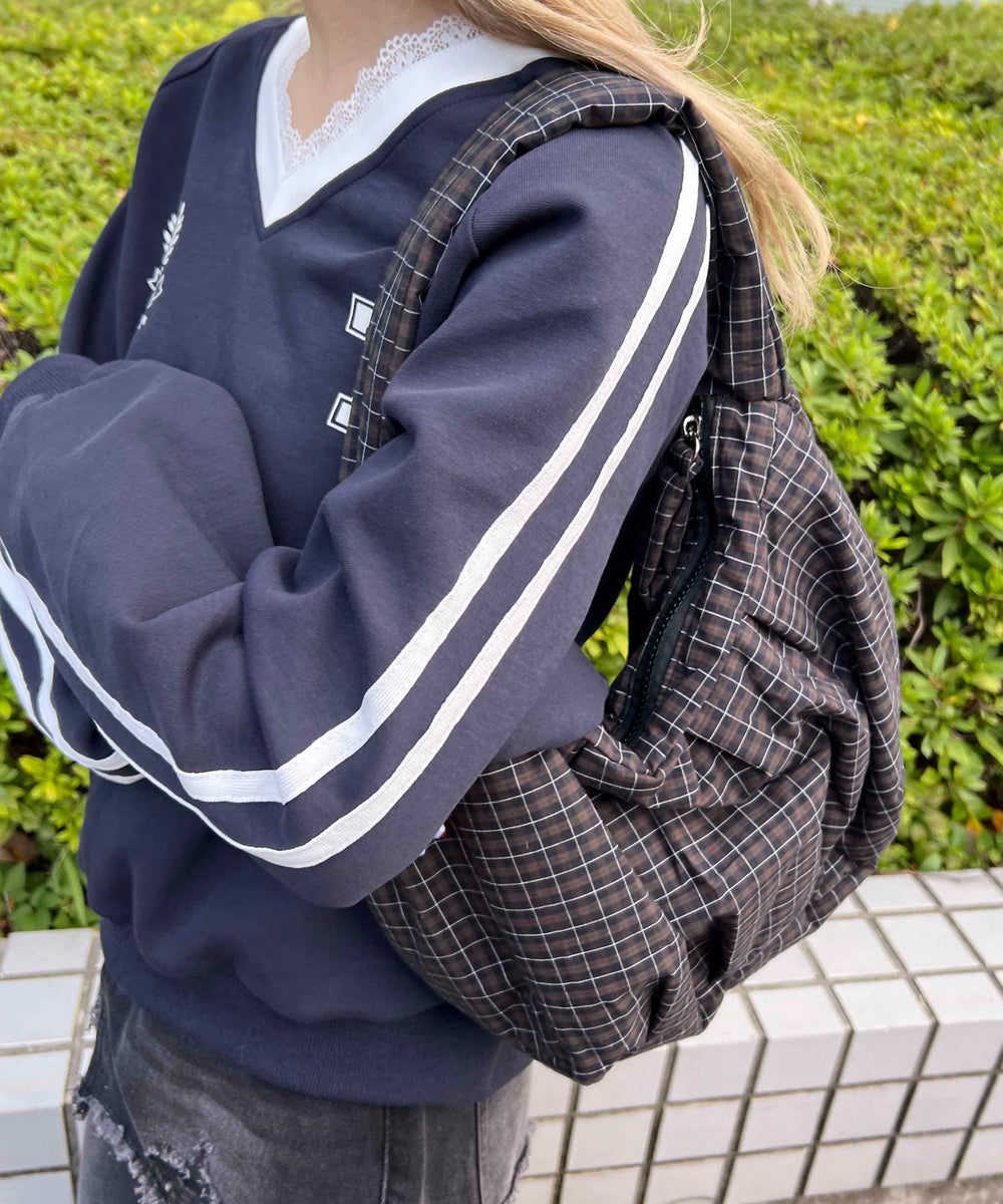 ブラック
