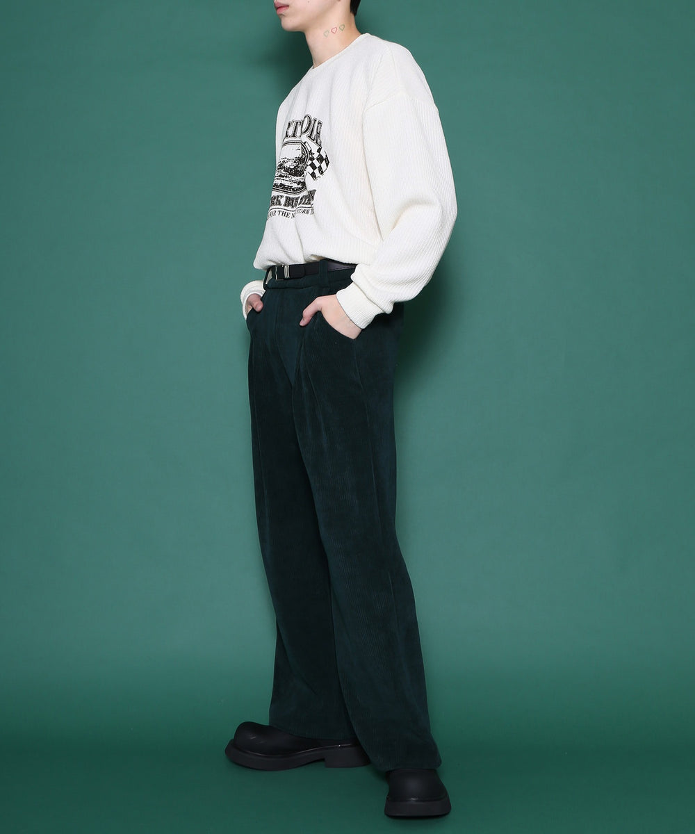 グリーン モデル：178cm 着用