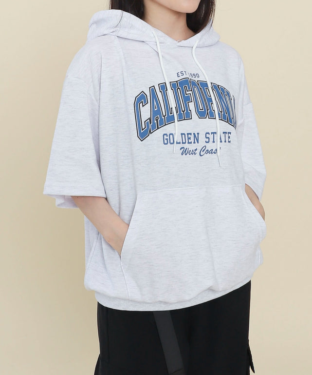 CALIFORNIAビッグSSパーカー/グレー モデル：147cm F着用