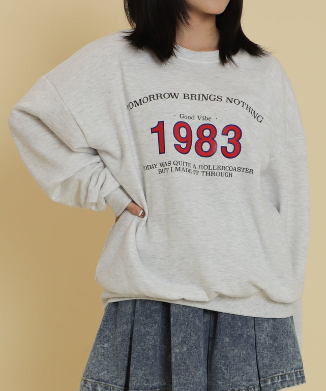 imperialeraロゴスウェット/杢グレー モデル：147cm F着用