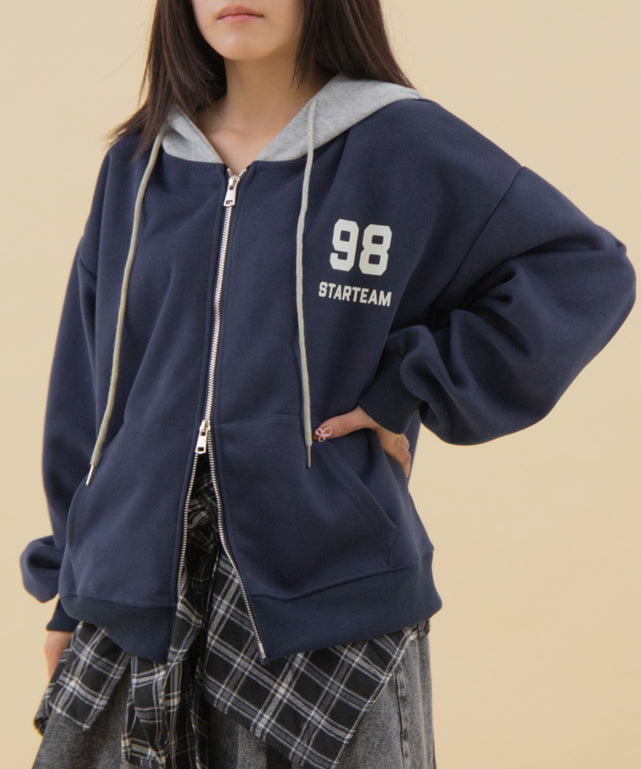 バイカラーナンバリングジップパーカー/ネイビー モデル：147cm F着用