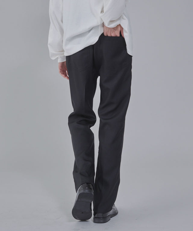 ブラック モデル：178cm L着用