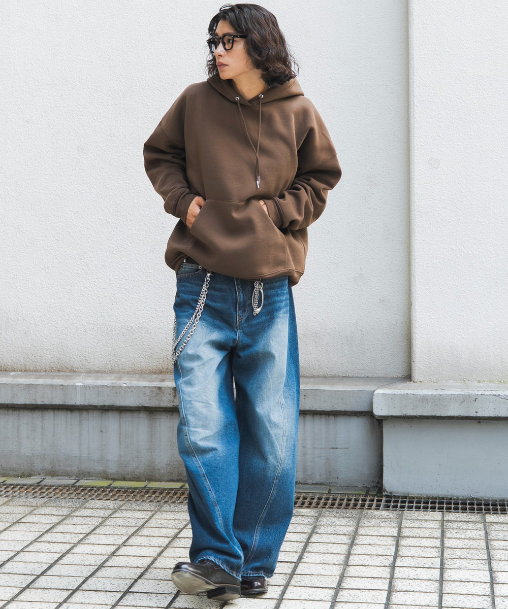 ブラウン モデル：182cm L着用