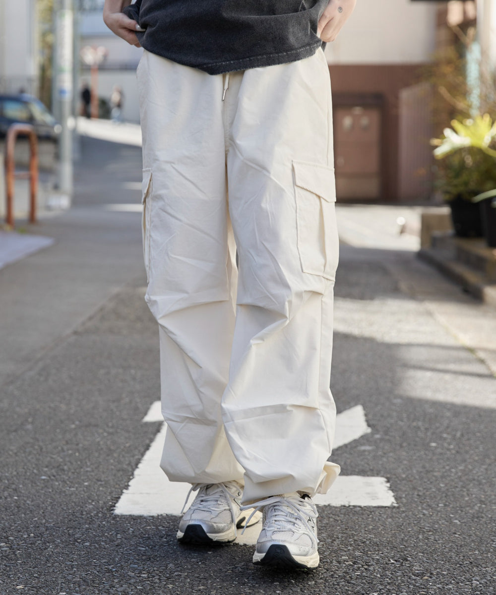 オフホワイト モデル：159cm M着用