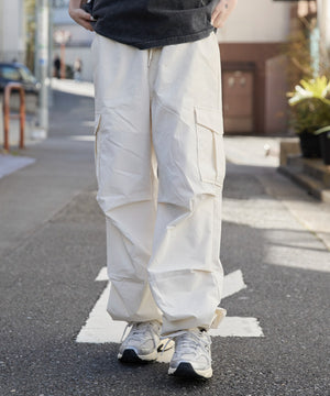 オフホワイト モデル：159cm M着用