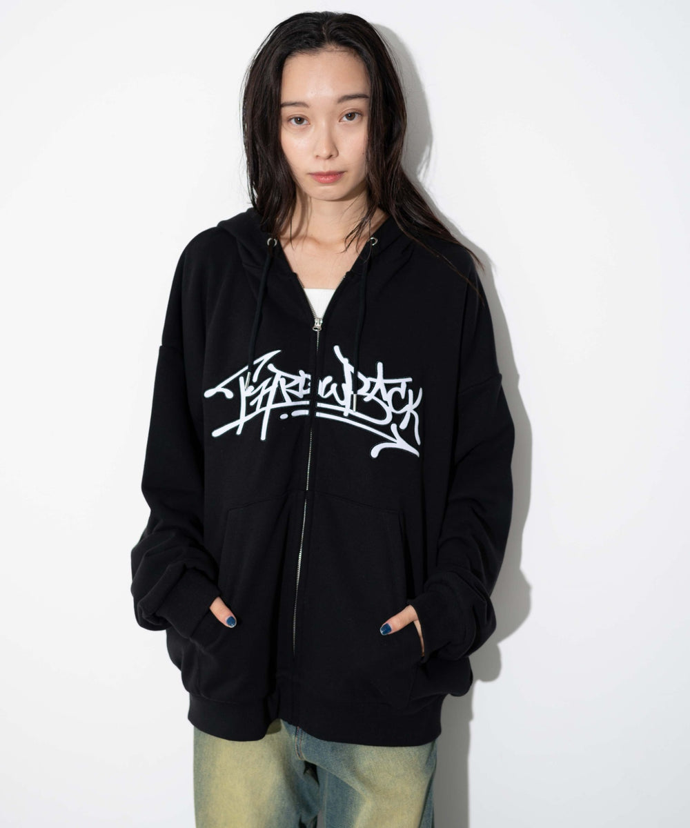 ブラック モデル：161cm L着用