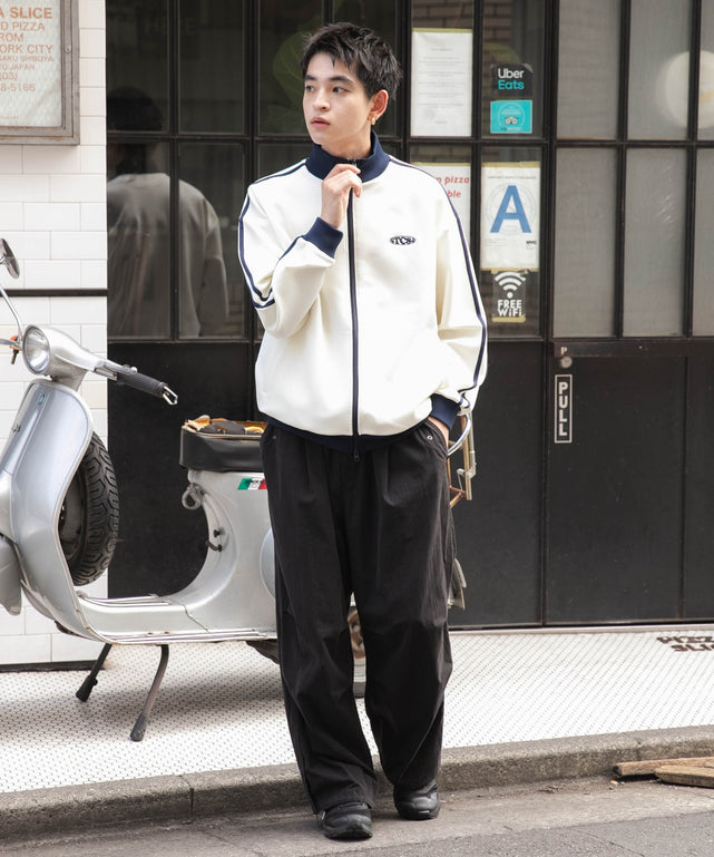 オフホワイト モデル：180cm L着用