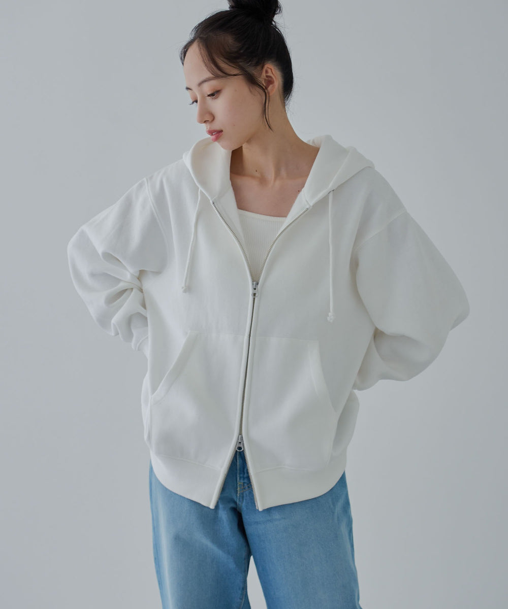 ホワイト 　モデル:160cm S着用