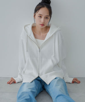 ホワイト 　モデル:160cm S着用