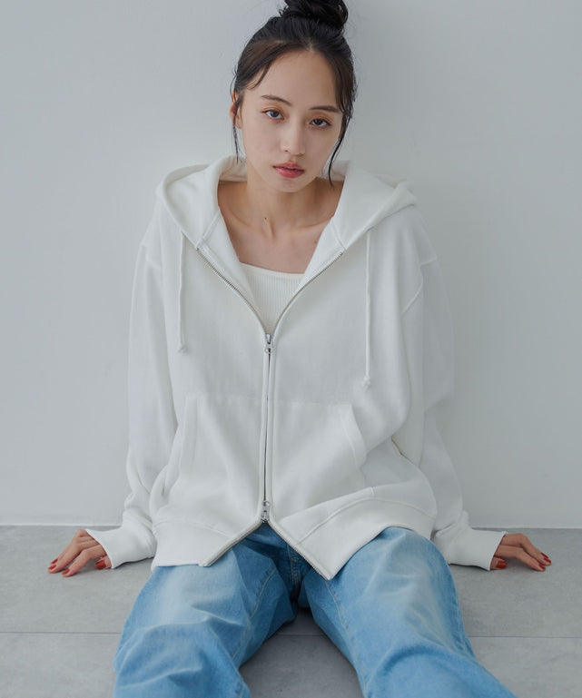 ホワイト 　モデル:160cm S着用