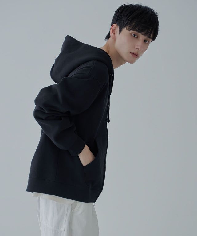ブラック　モデル:177cm L着用