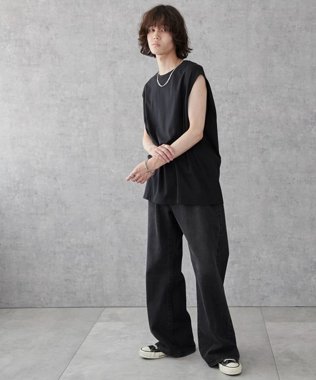 ブラック モデル：173cm L着用