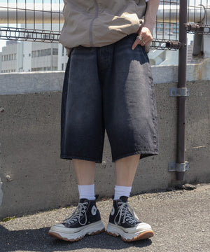 ブラック モデル：175cm L着用